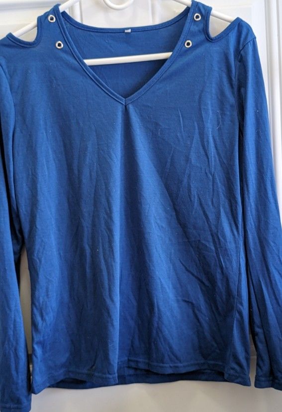 Womens Royal Blue Sexy Bare Shoulder Pullover T-Shirt Top Size Medium 12. Bust is 37, tag says XL, its not. Feels like cotton