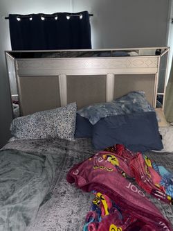 Free king Mirrored Bed mattress and base