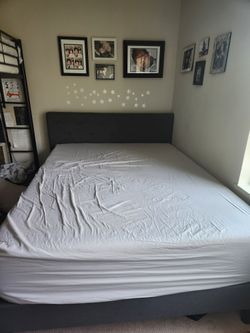 Queen bed set with great mattress