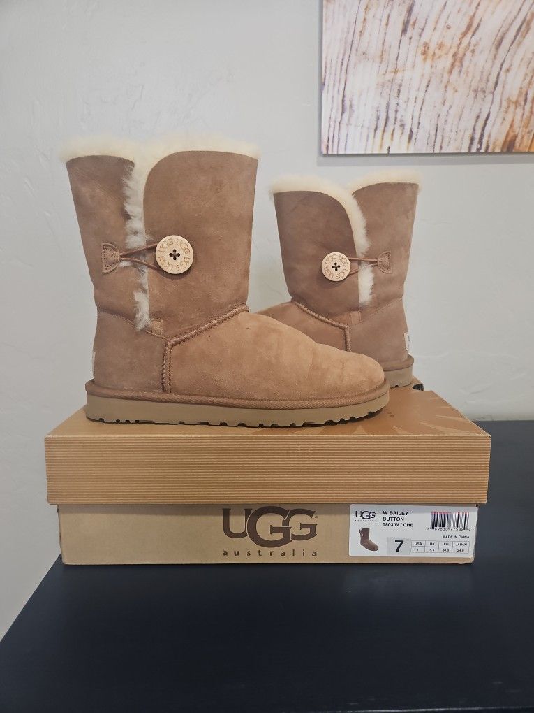 Women's UGG Boots Size 7