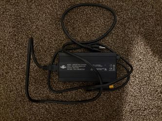 Electric bike/Emoto Battery Charger – 84V 5A – XT90 Connector