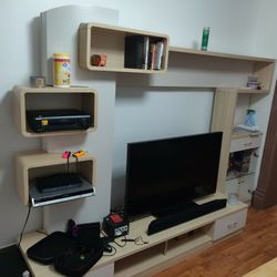 TV Stand Entertainment Unit Center. Excellent Piece And Plenty Of Storage 