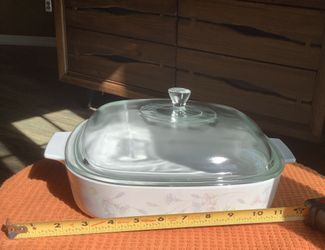 Corningware Dish With Lid 2.5 Liters