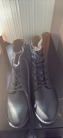 Dress shoes size 6
