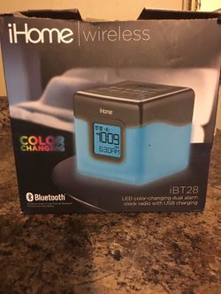 IHome Wireless Bluetooth Clock change colors
