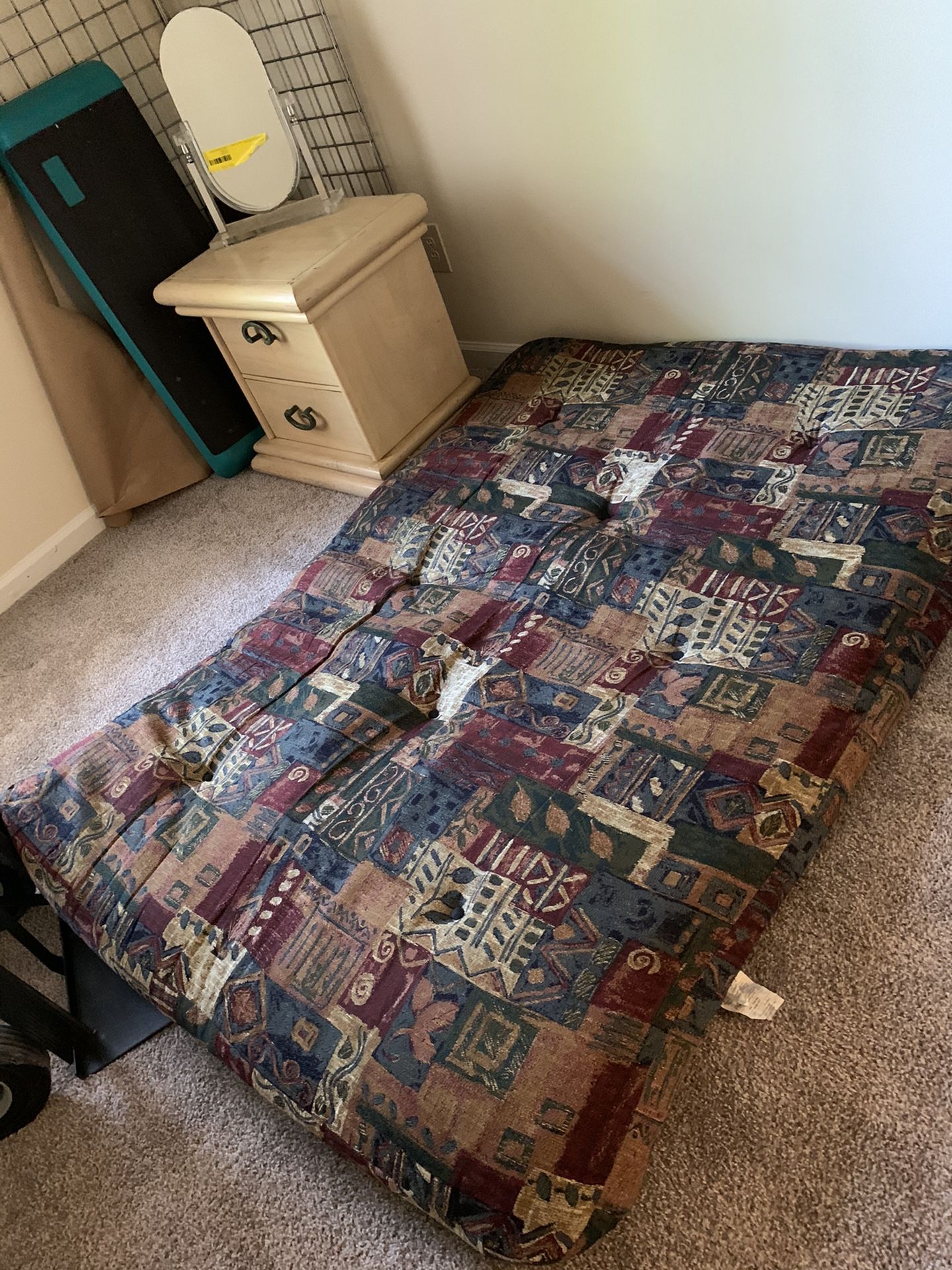 Full size futon mattress Good condition! Ok