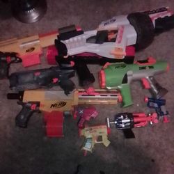 9 Nerf Guns 