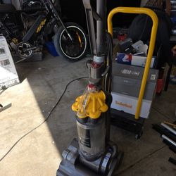 Dyson dc33 vacuum cleaner