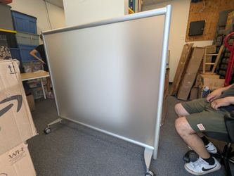 Divider with wheels gray