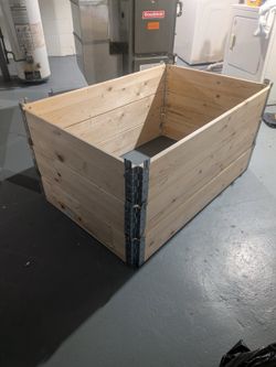 Garden boxes. Solid pine 4‘x4’x 8” folding plank garden box.