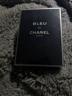 CHANEL Cologne ( Throw Offers)