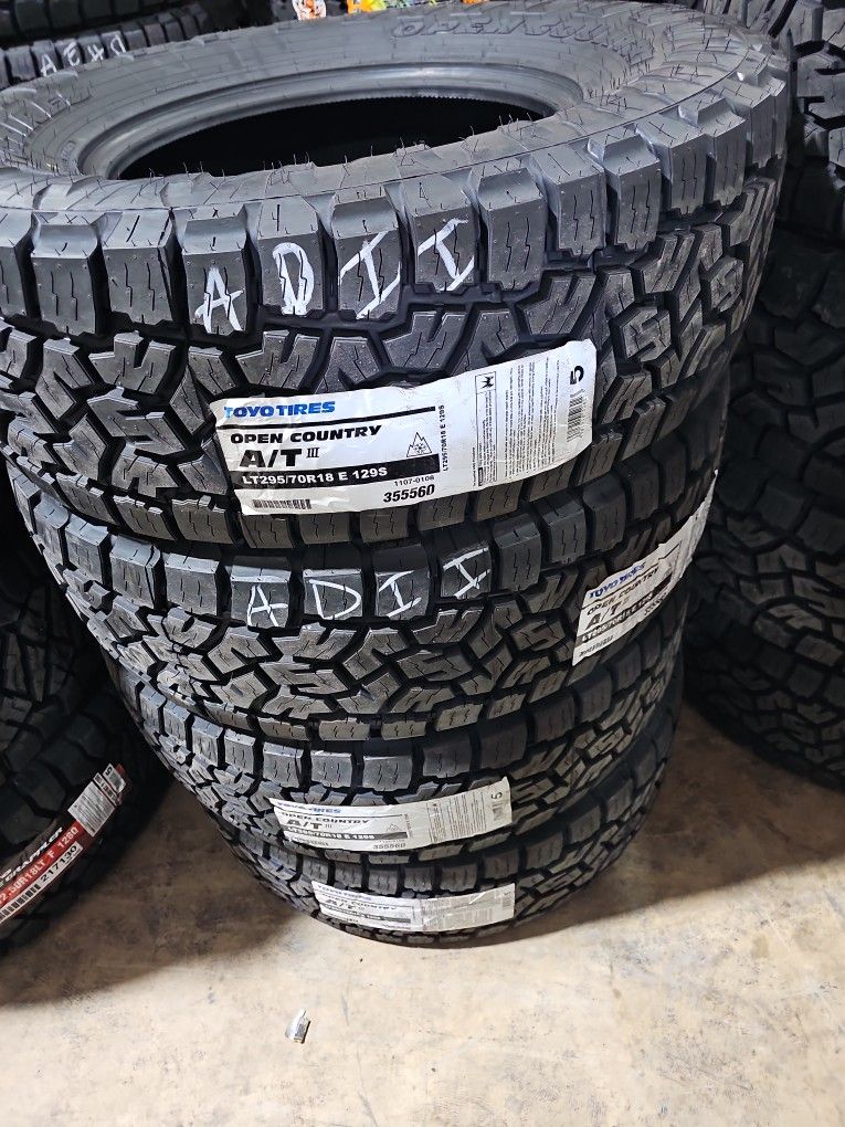 New Set Of Tires Toyo All Terrain 295 70 18 Lt