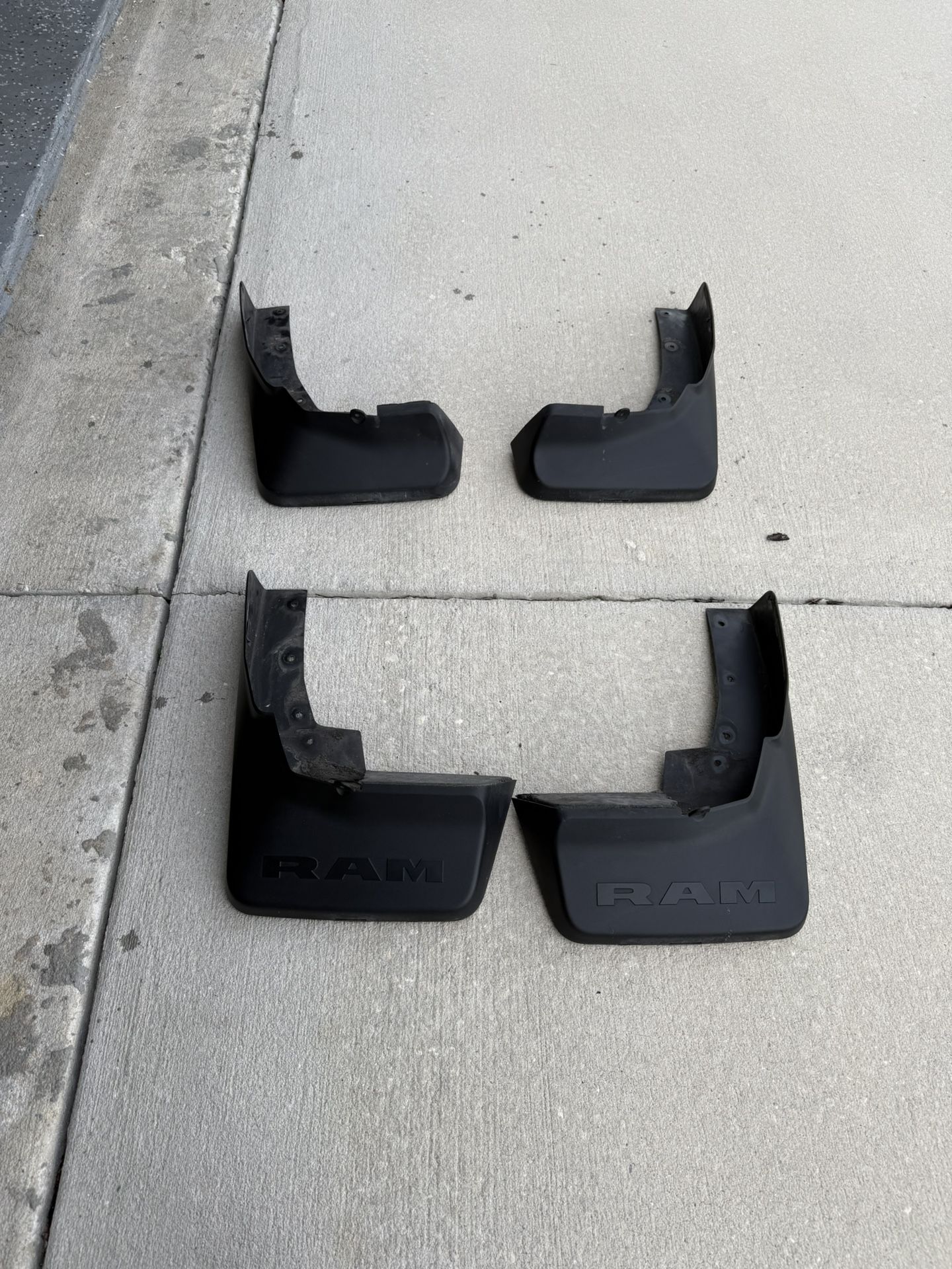 1500 Ram 2021 Up Oem mud Flaps