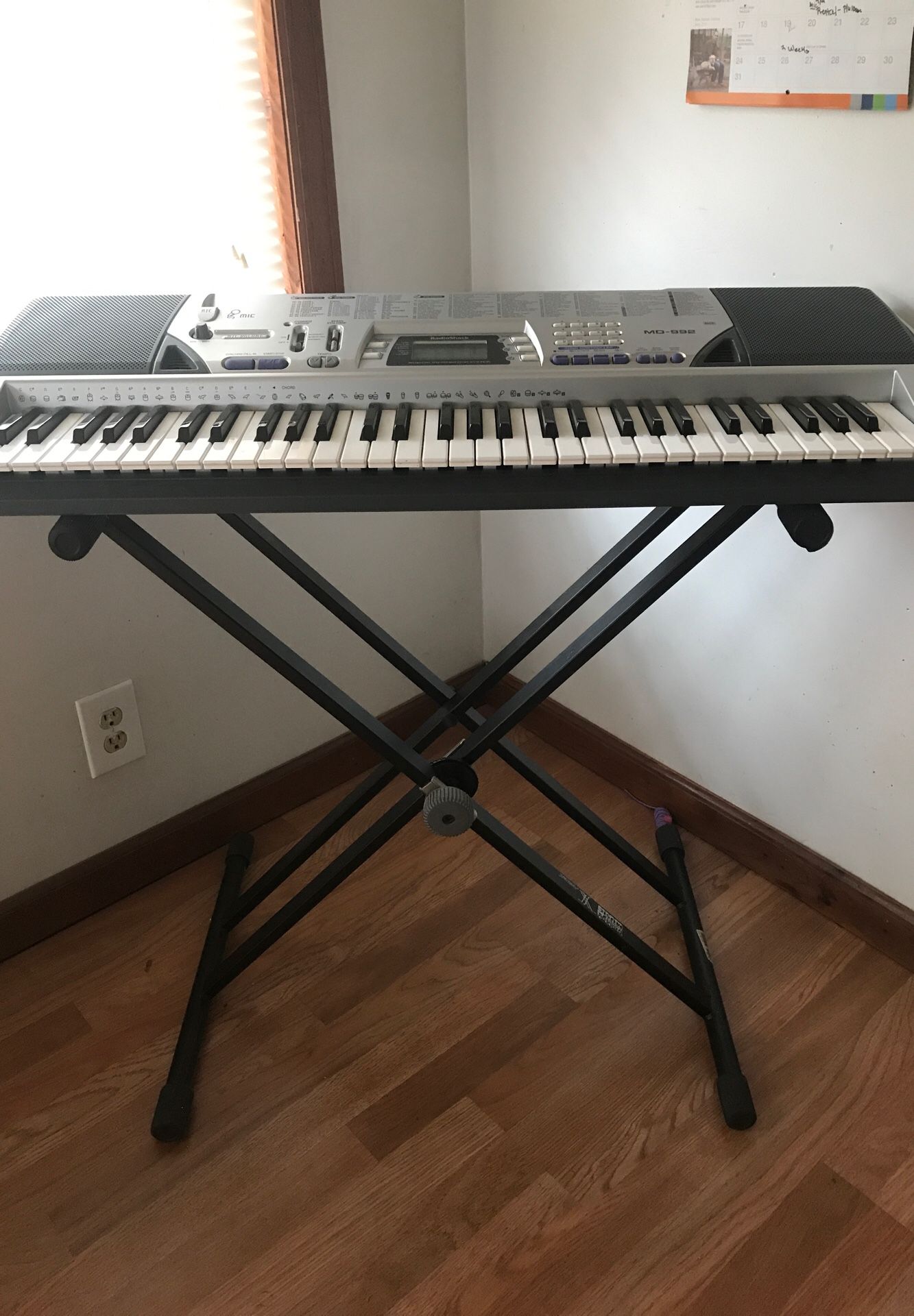 Radioshack keyboard MD-992 w/ stand, seat and music sheet stand