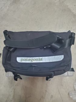 Patagonia Messenger laptop bag black w strap vintage