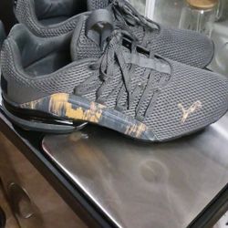 Puma Tennis Shoes Number 11