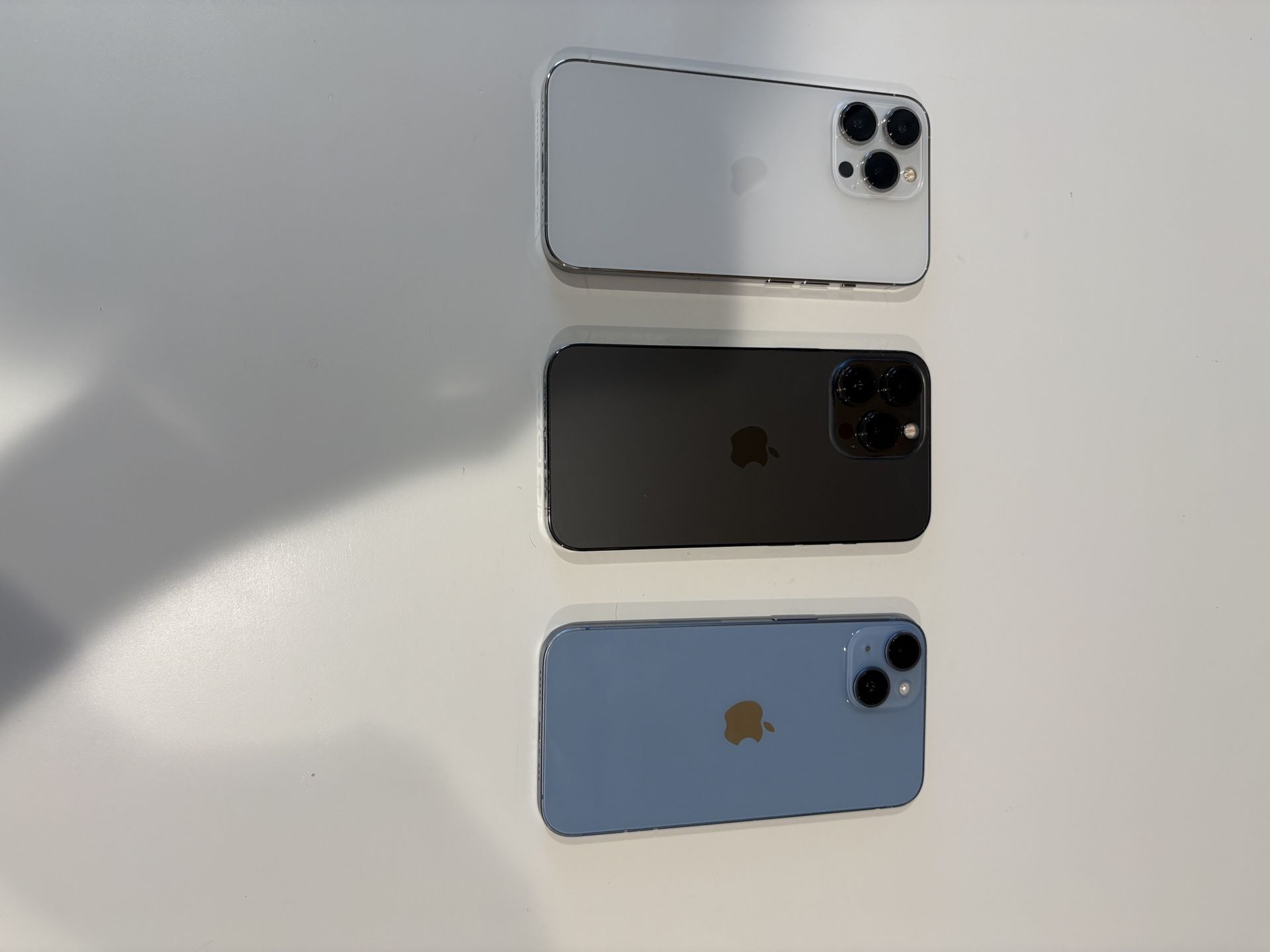 iPhones For Sale (13 Pro + 14)