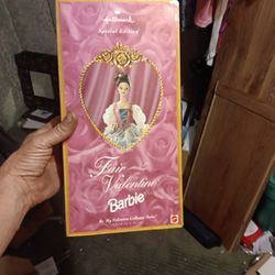 Hallmark Special Edition Fair Valentine Barbie