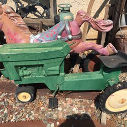 Vintage John Deer Pedal Tractor