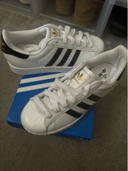 Adidas Superstar Women’s Size 6