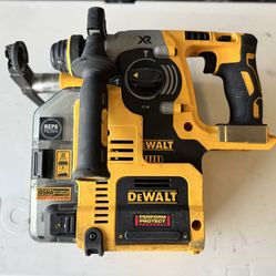 Dewalt Rotary Hammer w/ dust extractor (Tool Only)