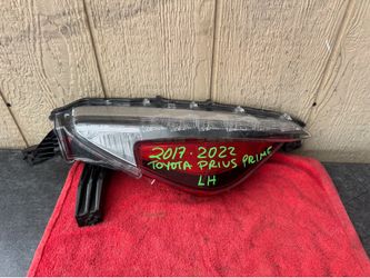 2017 2018 2019 2020 2021 2022 TOYOTA PRIUS PRIME LEFT SIDE TAIL LIGHT OEM USED