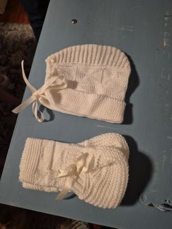 Vintage 1977 Baby Hat And Matching Booties