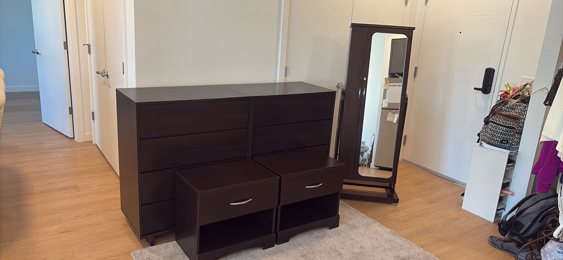✨ Transform Your Bedroom – Complete 5-Piece Dark Wood Set | $1200 OBO – Vancouver, WA