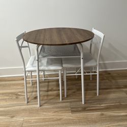 Bistro table & Chairs