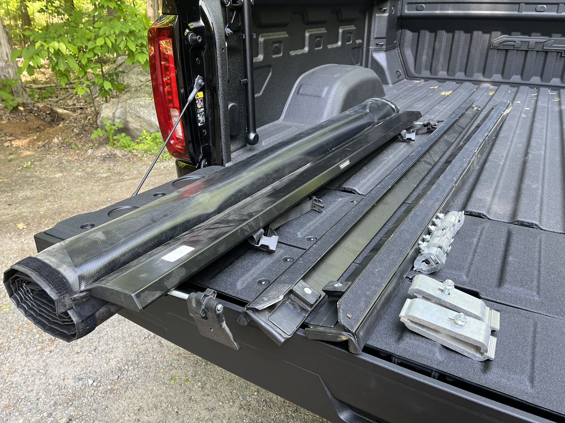 2016 Silverado/ Gmc. Access Roll Up Bed Cover.