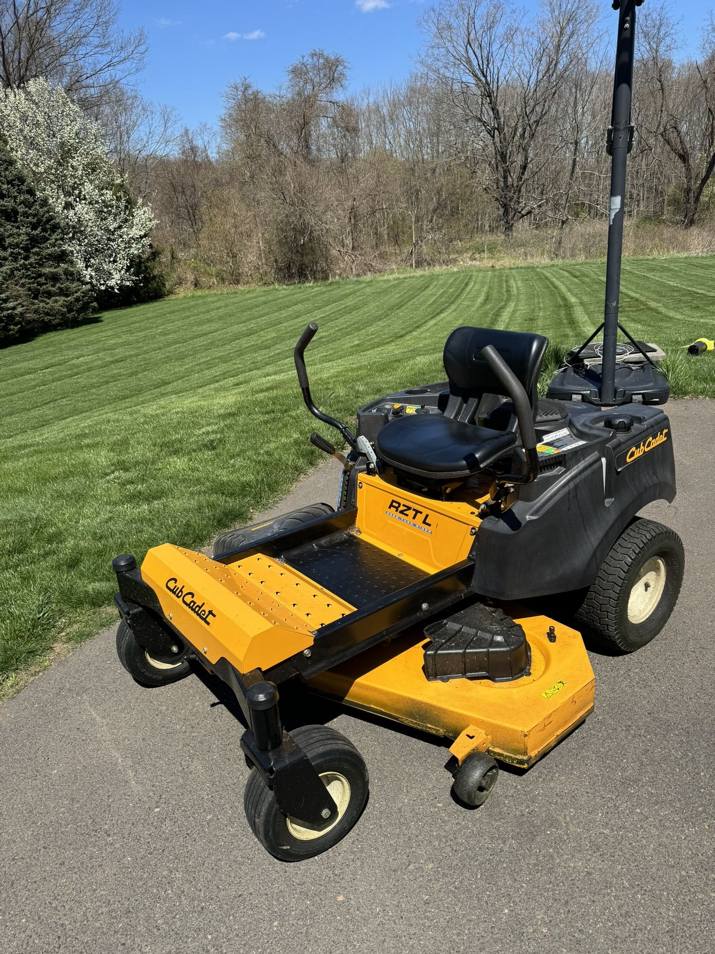  Cub Cadet Zero Turn