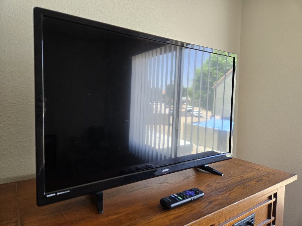 32" Roku TV Sanyo
