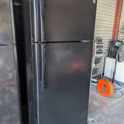 Clean and in good working condition.  DELIVERY 🚚 AVAILABLE.