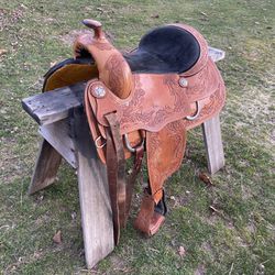 ✨Saddle For Sale✨