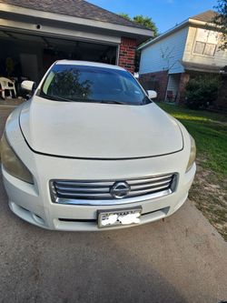 Nissan maxima 2014