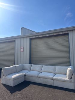 🛋️ Beautiful White/Cream Sectional Sofa | COUCH+DELIVERY $650