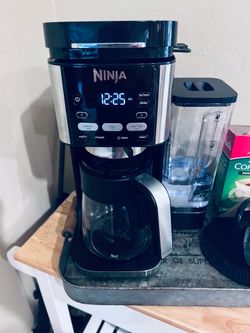 Ninja Coffee maker/pod/cold drinks