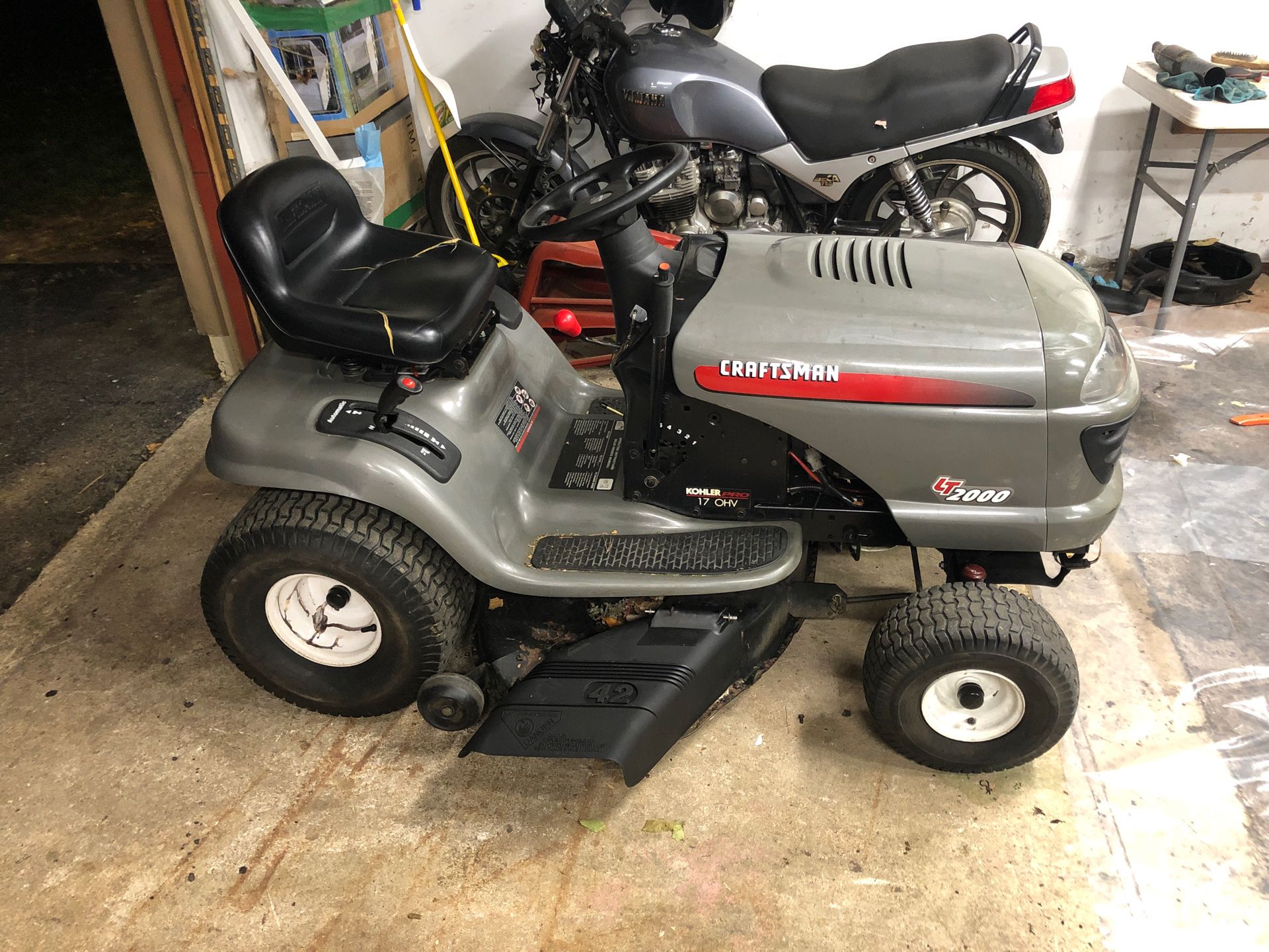 Craftsman lt2000 lawn tractor