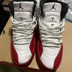 Jordan 12s Cherry  Size 9.5