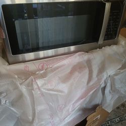  Range Ge Microwave Oven Brand New 