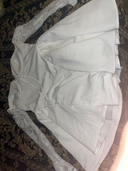 White dress with lace sleeve