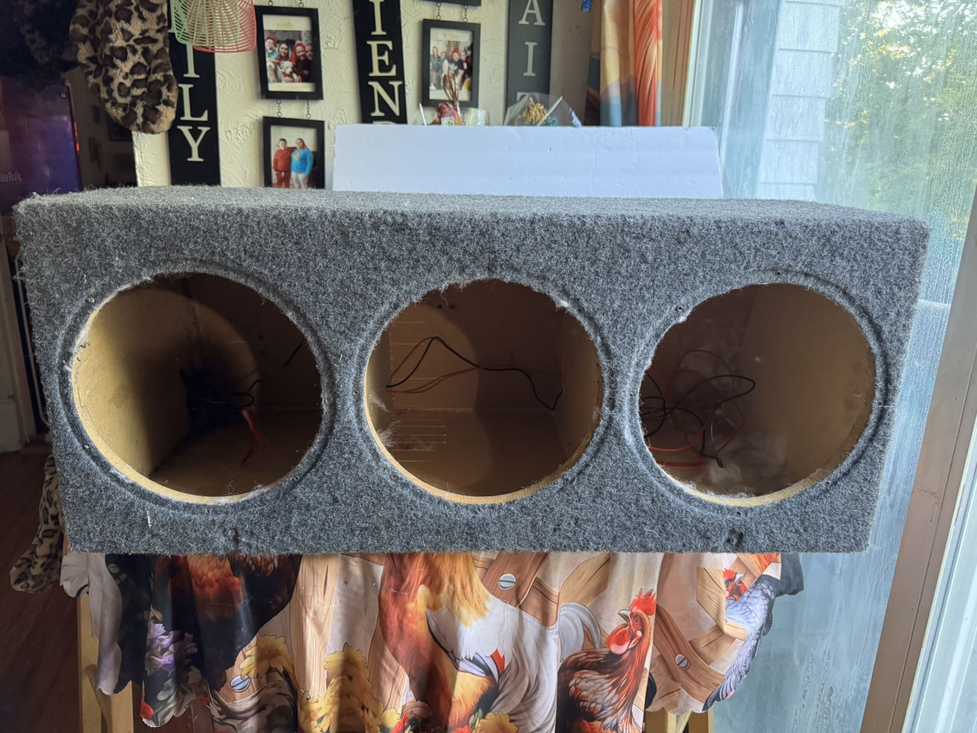 Triple 10"Subwoofer box great shape 