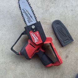 Milwaukee M12 FUEL 6 in. 12V Lithium-Ion Brushless Electric Cordless Battery Pruning Saw HATCHET (Tool-Only)