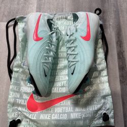 Brand New size 9.5 Nike Phantom GX II Elite FG - Mad Energy (mint/atomic red)