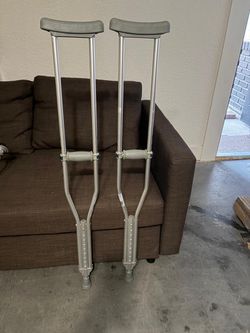 Adjustable Aluminum Underarm Crutches – Pair