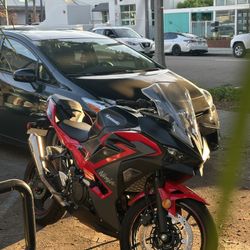 2025 Kawasaki Ninja SE