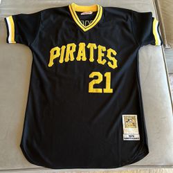 Mitchell & Ness Roberto Clemente Pirates Jersey! for Sale in New Rochelle,  NY - OfferUp