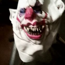 SPIRIT HALLOWEEN MASK 