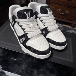Louis Vuitton Trainers  Sneakers 