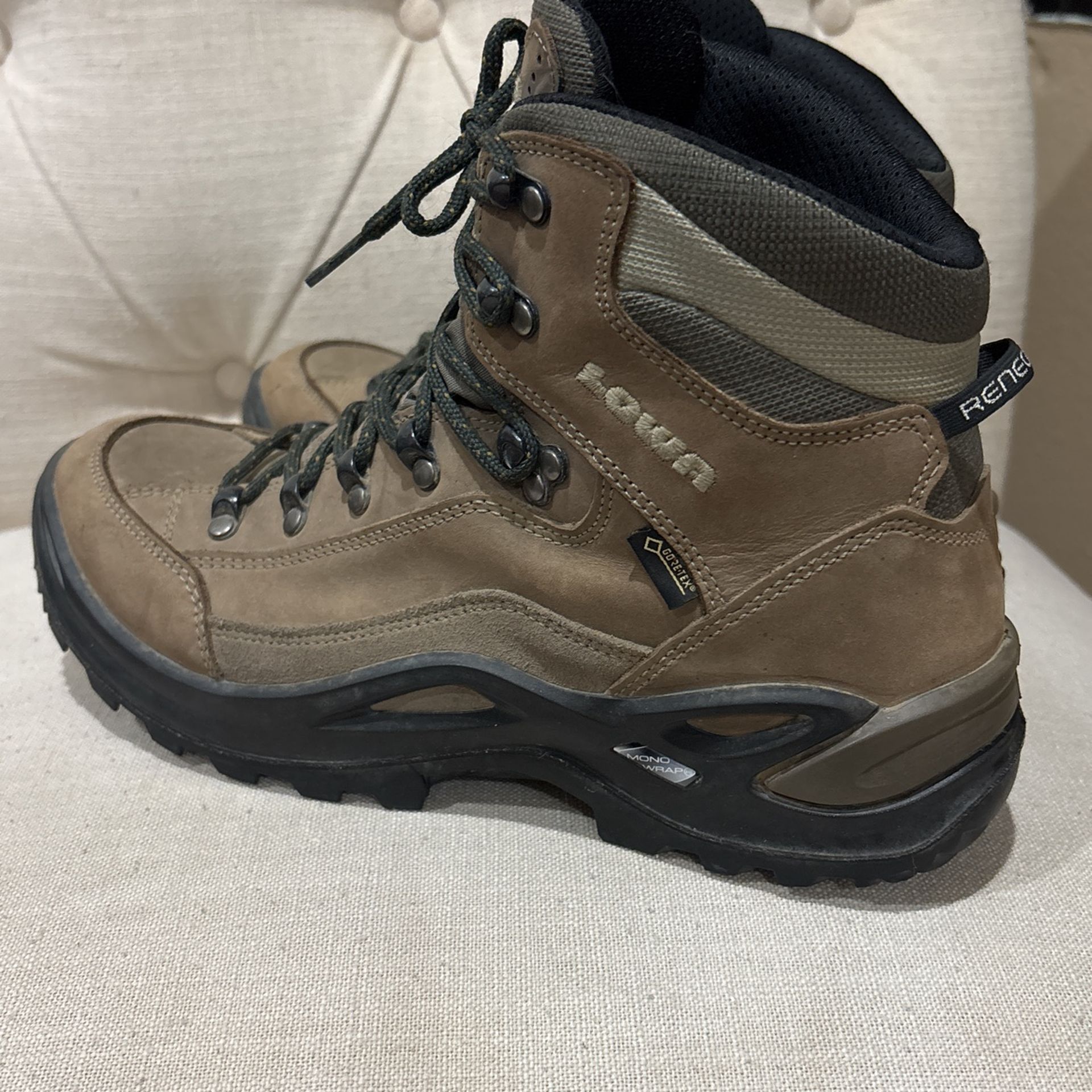 LOWA Renegade Women’s Hiking Boots Gore-Tex’s